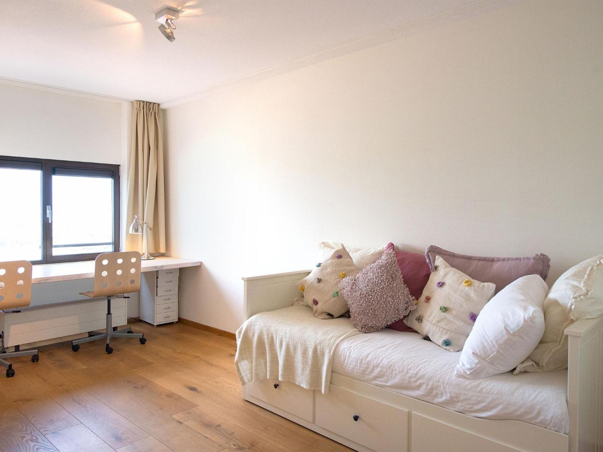 Spacious Modern In Scheveningen *